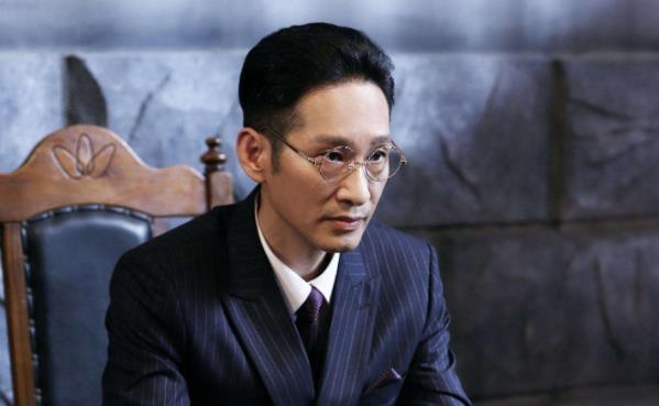 王劲松的老婆是演员吗,王劲松是哪里人