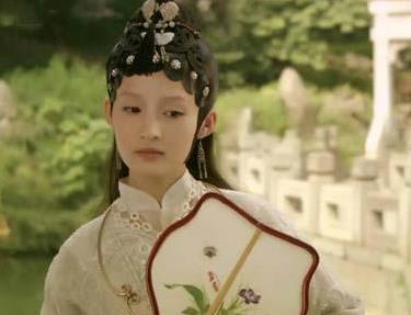 李沁和孙怡的对比照一模一样,李沁演过红楼梦的谁 李沁和孙怡的对比照一模一样,李沁演过红楼梦的谁