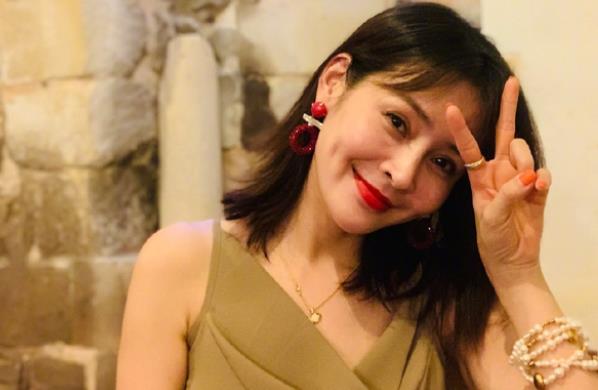 于明加和谁谈过恋爱,于明加现在多少岁 于明加和谁谈过恋爱,于明加现在多少岁