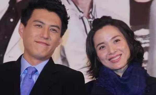 靳东的老婆叫什么,靳东的年龄多大