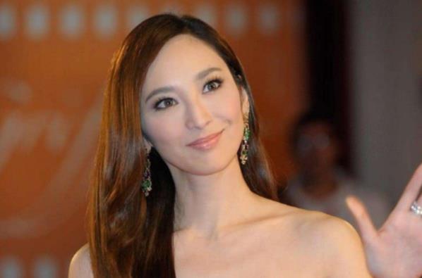 吴佩慈有几个宝宝,吴佩慈多大了 吴佩慈有几个宝宝,吴佩慈多大了