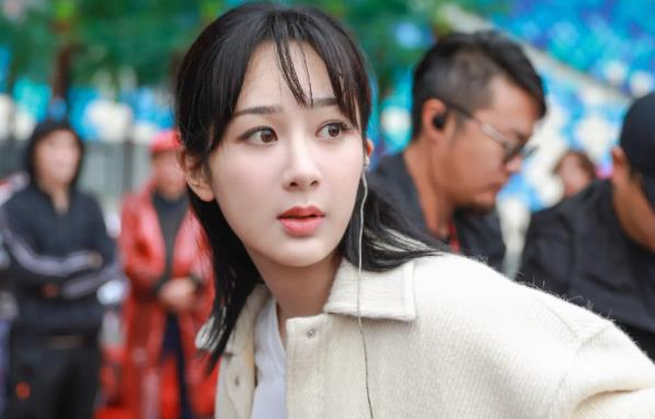 杨紫和谁谈过恋爱,杨紫多少岁2022 杨紫和谁谈过恋爱,杨紫多少岁2022