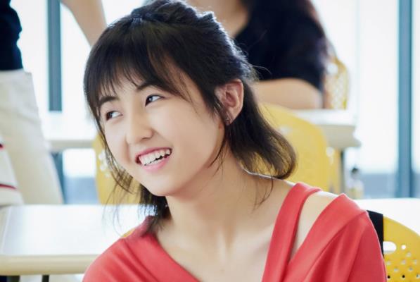 张子枫和谁在恋爱,张子枫有多高 张子枫和谁在恋爱,张子枫有多高