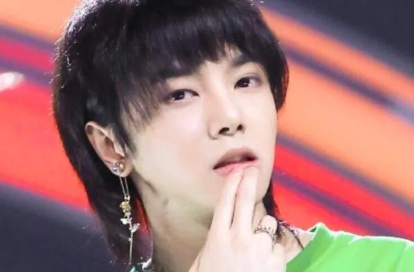 华晨宇的新女友是谁,华晨宇是什么星座 华晨宇的新女友是谁,华晨宇是什么星座