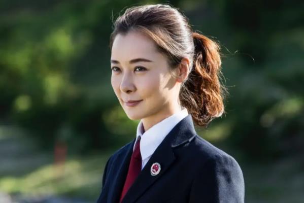 柯蓝的家世是什么,柯蓝哪年生人