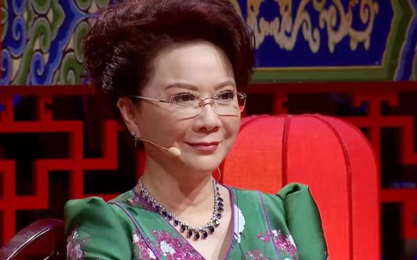 蔡明是谁的老婆,蔡明是哪一年的