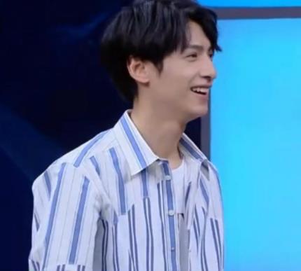 罗云熙和谭松韵是什么关系，罗云熙快乐大本营哪一期