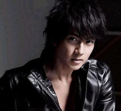 吴尊是混血儿吗，吴尊单飞是什么时候