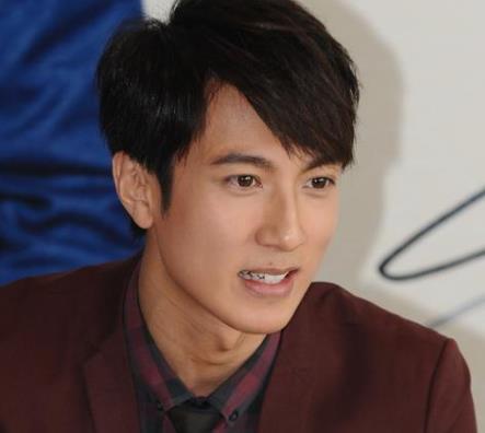 吴尊是混血儿吗，吴尊单飞是什么时候