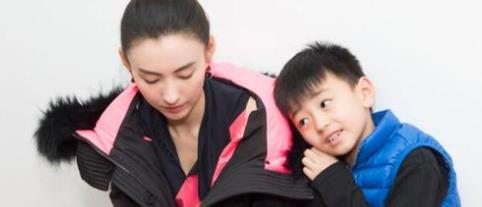 张柏芝生日收到螺蛳粉蛋糕，张柏芝第三个娃叫什么名字