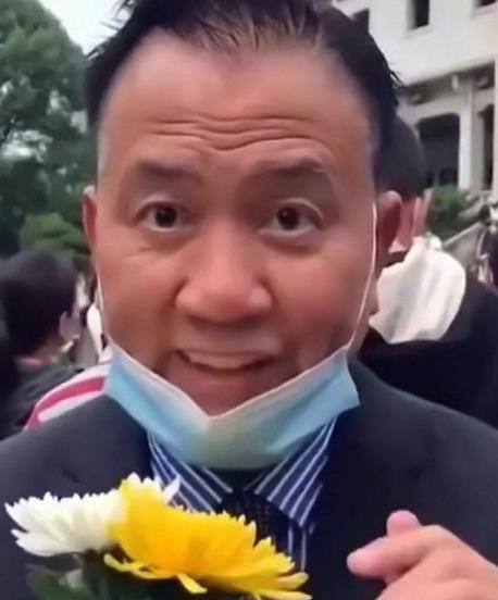 万梓良到长沙送别袁隆平,万梓良是哪里人及多大了 万梓良到长沙送别袁隆平,万梓良是哪里人及多大了