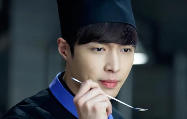 张艺兴现在女友到底是谁,张艺兴现在年龄是多少