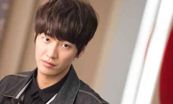 金英光到底有没有女朋友吗,金英光可能是哪里人