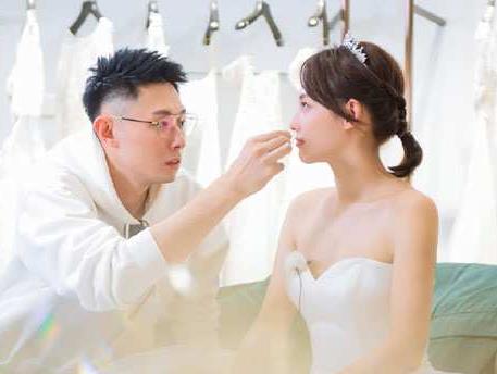 买超和张嘉倪为什么没办婚礼，张嘉倪比买超大几岁