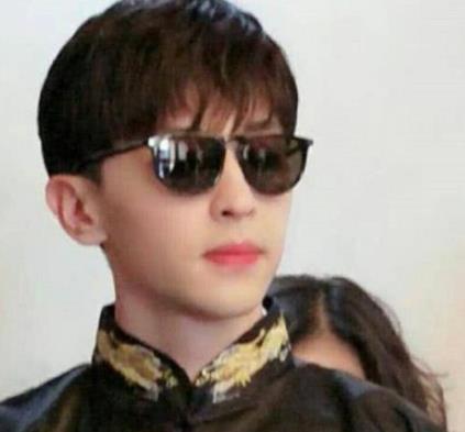 邓伦伴郎专业户是什么梗，邓伦和邓超是什么关系