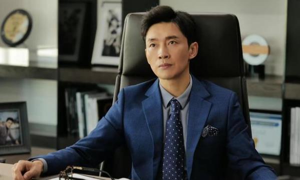 林深见鹿周一鸣到底跟谁在一起及谁演的