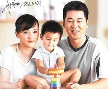 蒋勤勤儿子叫什么名，蒋勤勤和刘涛比谁大