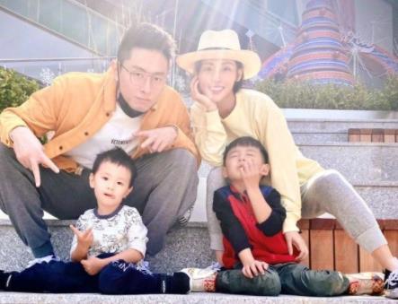 张嘉倪唱小幸运为买超庆生，买超和张嘉倪领证了吗