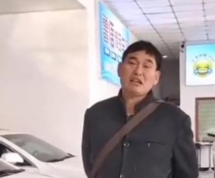 大衣哥买新车引众人围观,大衣哥朱之文家乡是哪里的 大衣哥买新车引众人围观,大衣哥朱之文家乡是哪里的