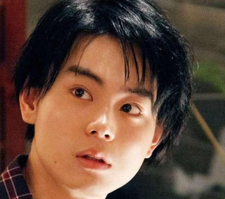 张子枫的偶像是谁，张子枫在哪里读大学