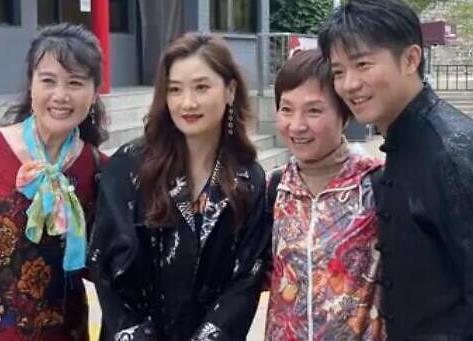 凤凰传奇曾毅又没被认出来,凤凰传奇解散了吗 凤凰传奇曾毅又没被认出来,凤凰传奇解散了吗