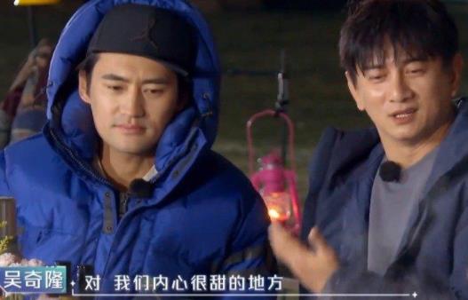 刘诗诗叮嘱袁弘帮吴奇隆带衣服，吴奇隆和刘诗诗有几个孩