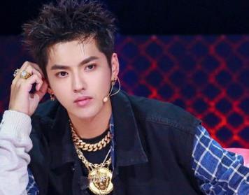 吴亦凡拍个杂志去做美甲，吴亦凡的唱法叫什么