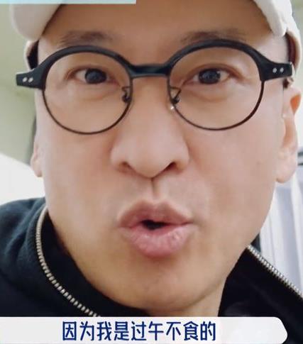 周杰有十年过午不食,周杰当初为什么退出演艺圈 周杰有十年过午不食,周杰当初为什么退出演艺圈