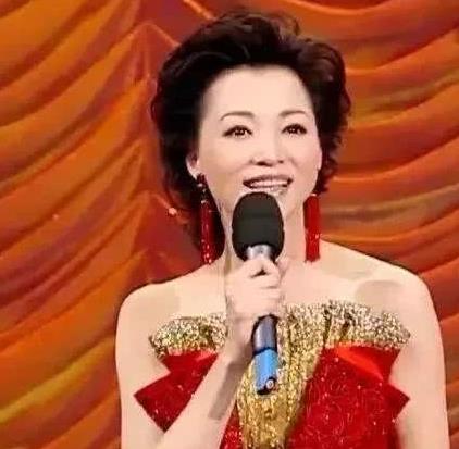 周涛为什么不主持春晚了,周涛演过86版西游记吗 周涛为什么不主持春晚了,周涛演过86版西游记吗