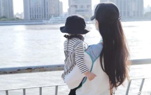 唐嫣首次晒女儿背影，唐嫣和梁朝伟演的电影叫什么名字