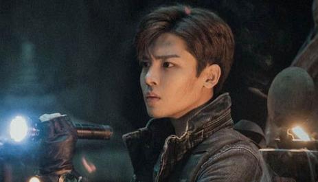 盗墓笔记秦岭神树为什么有两个老痒,盗墓笔记秦岭神树小哥是谁 盗墓笔记秦岭神树为什么有两个老痒,盗墓笔记秦岭神树小哥是谁