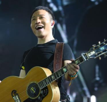 许巍和周杰伦谁厉害,许嵩和周杰伦同台过吗 许巍和周杰伦谁厉害,许嵩和周杰伦同台过吗