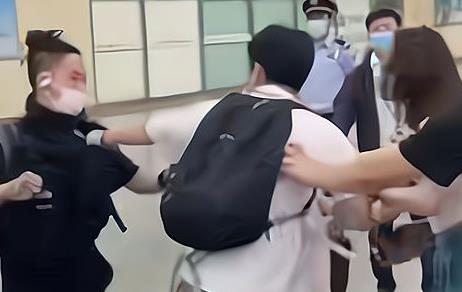 马嘉祺让助理去劝架，马嘉祺高考状态