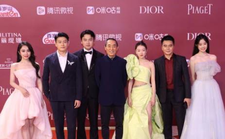 周冬雨一晚上走了三次红毯，周冬雨演的叫欣桐是什么电视剧