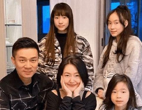 小S说不要为了父母生小孩,小S大S参加的旅行节目叫什么 小S说不要为了父母生小孩,小S大S参加的旅行节目叫什么