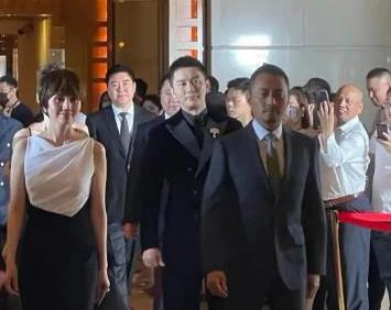 张涵予回应脸黑，张涵予演的鬼吹灯电影叫什么