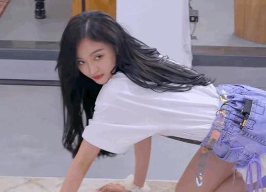 吴宣仪王琳凯参加的综艺节目，吴宣仪模仿狐狸是什么节目