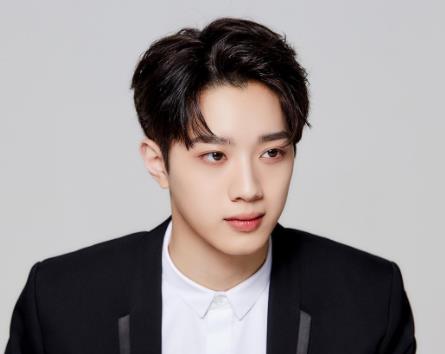 赖冠霖家境好吗，赖冠霖现在多少岁