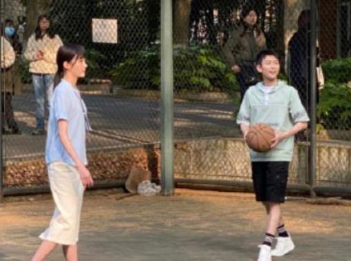 关晓彤张一山曾少年路透，关晓彤演的空姐电影叫什么名字