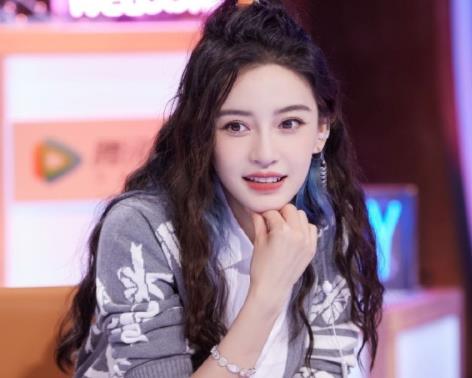 angelababy说被劝多喝热水还挺开心，angelababy和邓伦演的电视剧叫什么名字