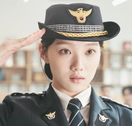 李圣经Loco恋情曝光,李圣经警察韩剧叫什么名字 李圣经Loco恋情曝光,李圣经警察韩剧叫什么名字