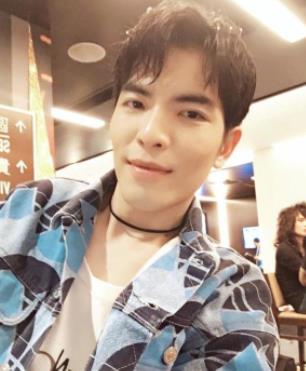 经纪人回应与萧敬腾贴脸自拍,萧敬腾为什么招雨 经纪人回应与萧敬腾贴脸自拍,萧敬腾为什么招雨