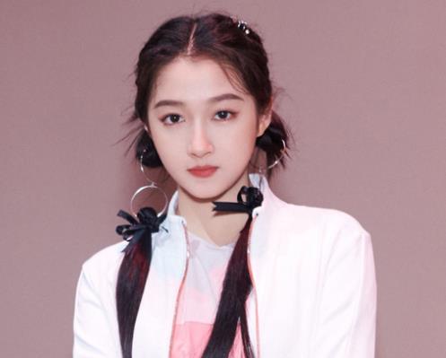 关晓彤回应走路像大爷遛弯，关晓彤饰演的刘宋公主是什么电视剧