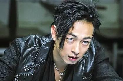 梁烈唯为什么改名，梁烈唯演的肯尼是什么电视剧的