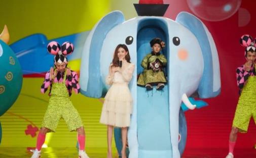 徐璐的工作人员觉得她太瘦了,徐璐是学跳舞的吗 徐璐的工作人员觉得她太瘦了,徐璐是学跳舞的吗