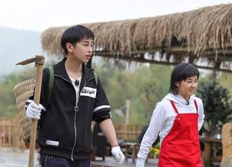 彭昱畅和张子枫啥关系，张子枫演的一个悬疑电视剧是什么