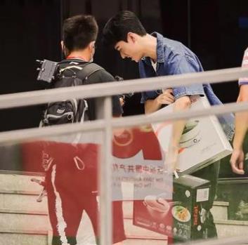 龚俊录节目自己带锅,龚俊演的凌医生是什么电视剧 龚俊录节目自己带锅,龚俊演的凌医生是什么电视剧