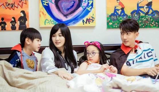 吴尊晒一家四口亲亲照，吴尊老婆是哪里的