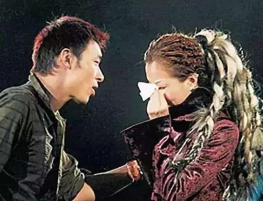 许志安对郑秀文好冷淡细节发现,郑秀文许志安什么时候结婚 许志安对郑秀文好冷淡细节发现,郑秀文许志安什么时候结婚