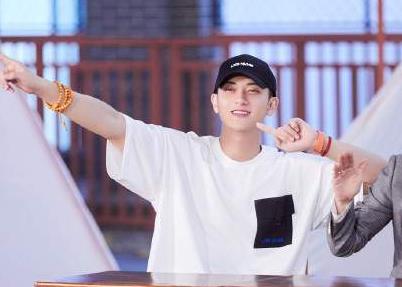 黄子韬以为杨迪妈妈是演员,黄子韬爸妈还在吗 黄子韬以为杨迪妈妈是演员,黄子韬爸妈还在吗